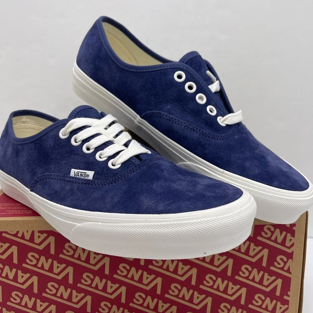 Vans WMNS Authentic
Pig Suede Deep Twilight Sneakers
VN000D7YEMT - Picture 4 of 16
